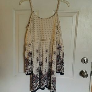 Off the shoulders sleeves Dress